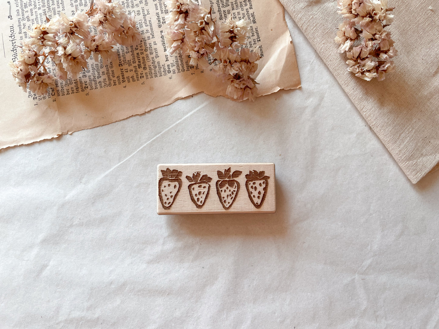 Holzstempel vier Erdbeeren