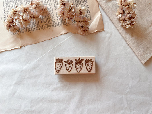 Holzstempel vier Erdbeeren